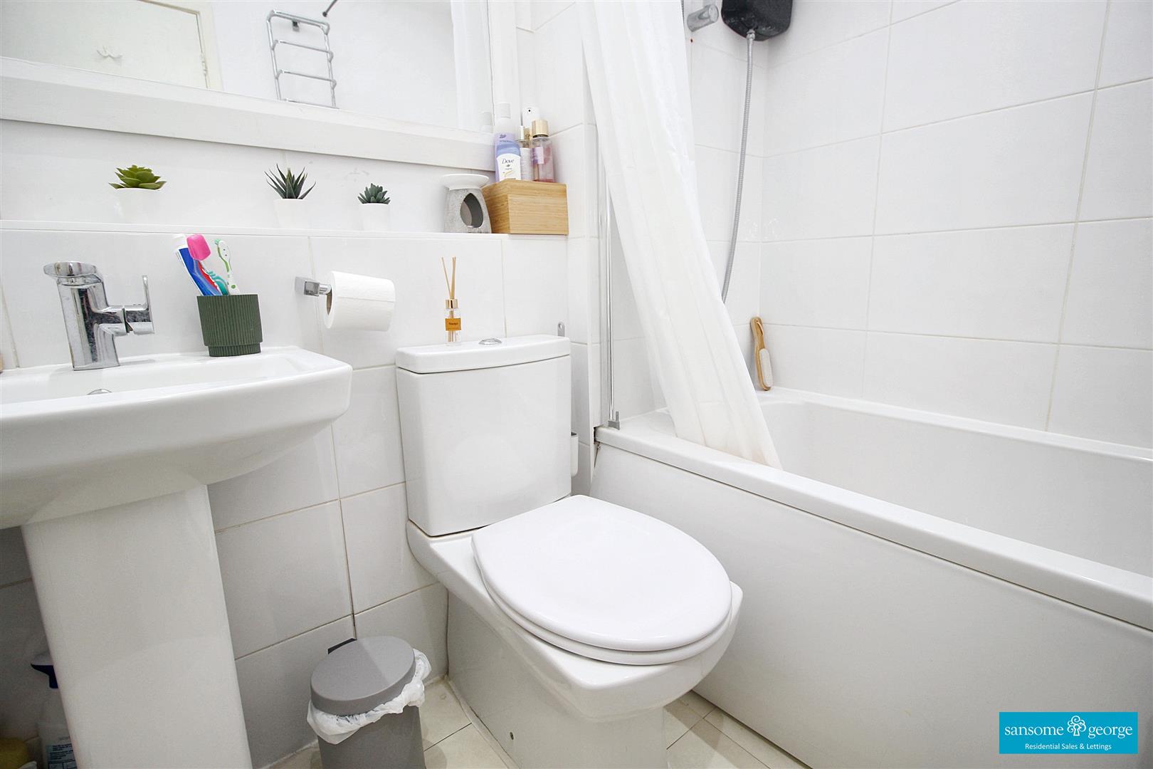 Wyre Court, Tilehurst, Reading